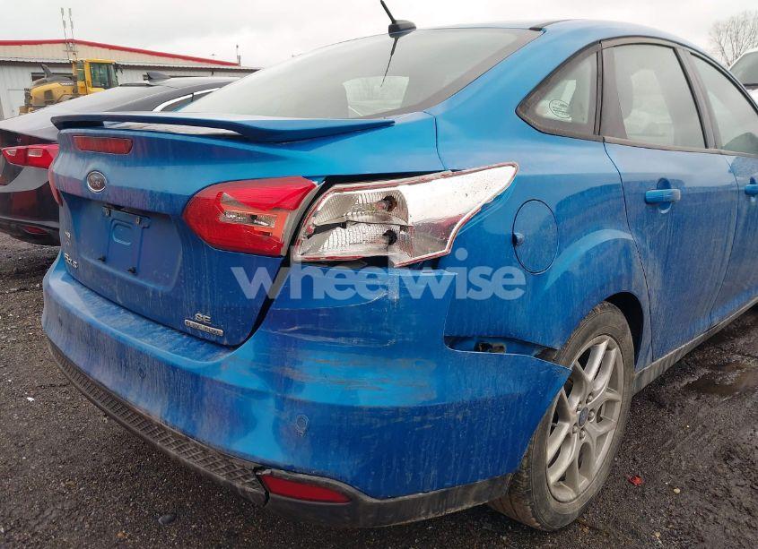 Photo 6 of 2015 Ford Focus SE (VIN 1FADP3F27FL200927)