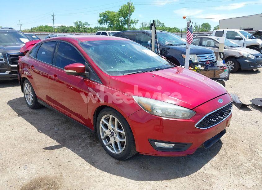 2015 Ford Focus SE (VIN 1FADP3F27FL210700) main photo