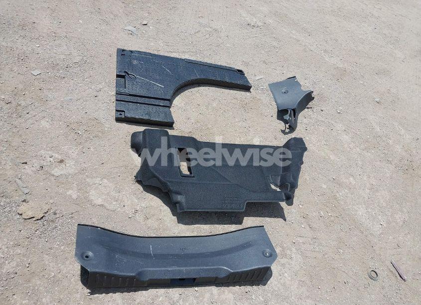 Photo 12 of 2015 Ford Focus SE (VIN 1FADP3F27FL210700)