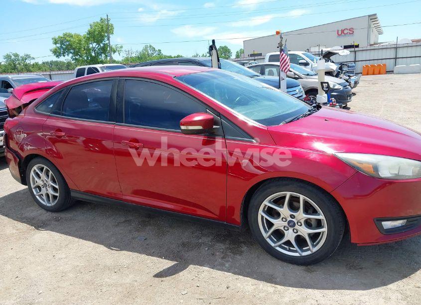 Photo 14 of 2015 Ford Focus SE (VIN 1FADP3F27FL210700)