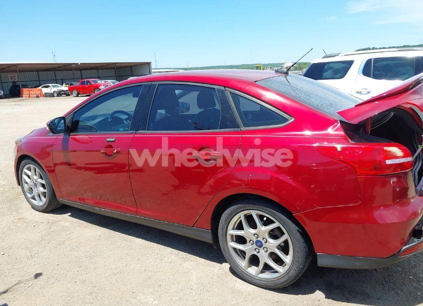 Photo 15 of 2015 Ford Focus SE (VIN 1FADP3F27FL210700)
