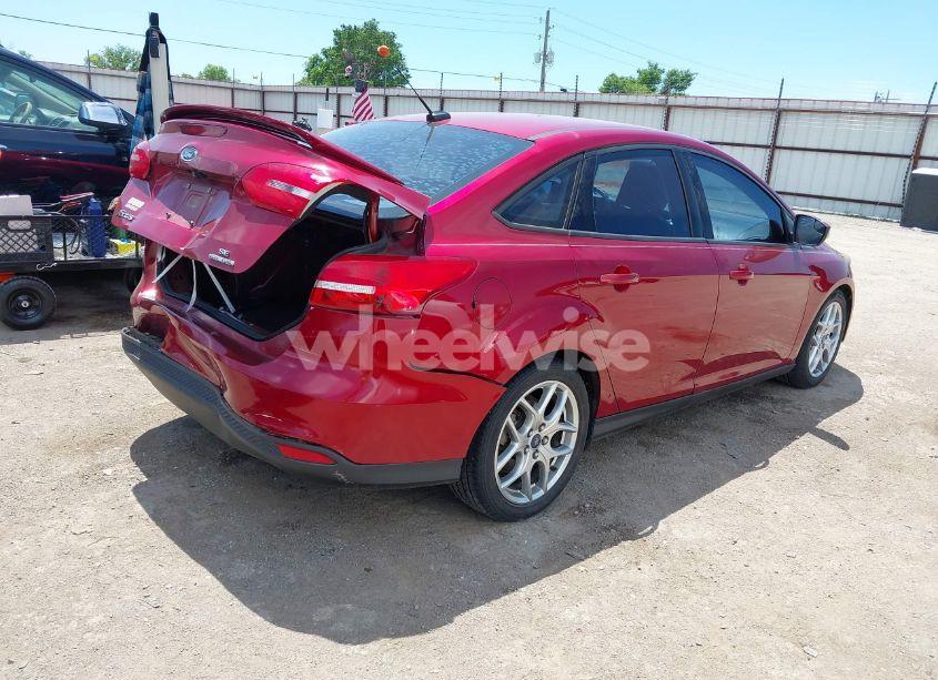 Photo 4 of 2015 Ford Focus SE (VIN 1FADP3F27FL210700)