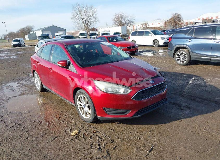 2015 Ford Focus SE (VIN 1FADP3F27FL239226) main photo