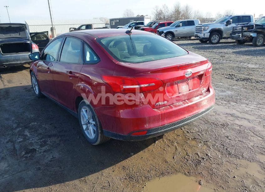 Photo 3 of 2015 Ford Focus SE (VIN 1FADP3F27FL239226)