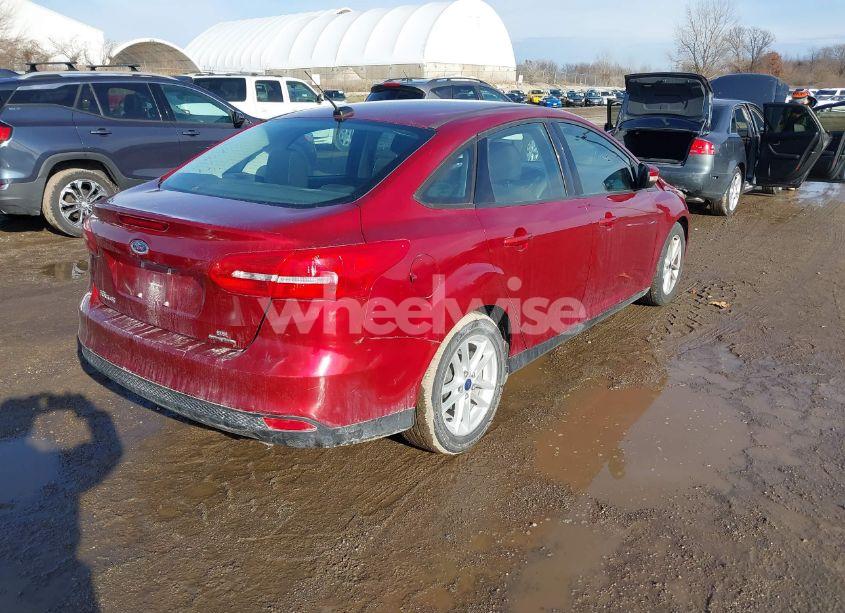 Photo 4 of 2015 Ford Focus SE (VIN 1FADP3F27FL239226)