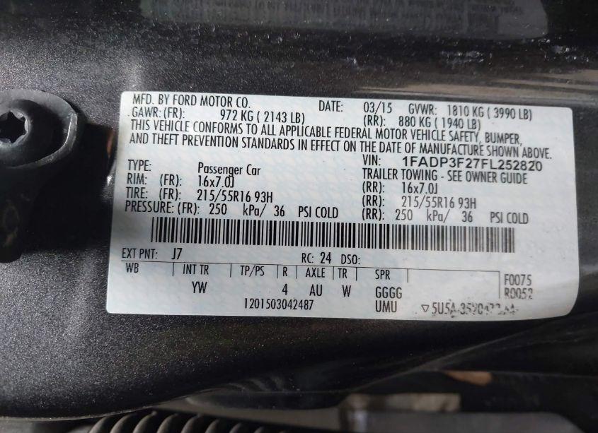 Photo 9 of 2015 Ford Focus SE (VIN 1FADP3F27FL252820)