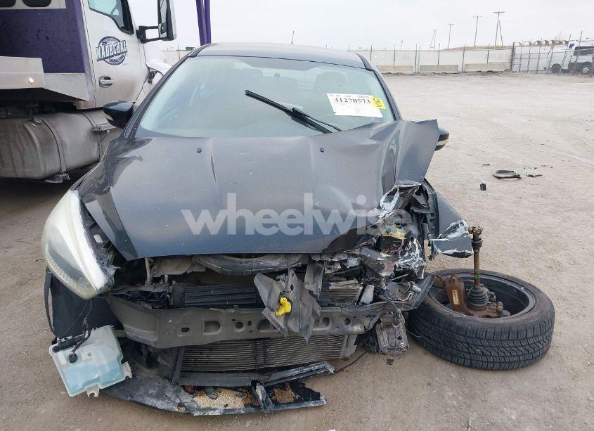 Photo 12 of 2015 Ford Focus SE (VIN 1FADP3F27FL269617)