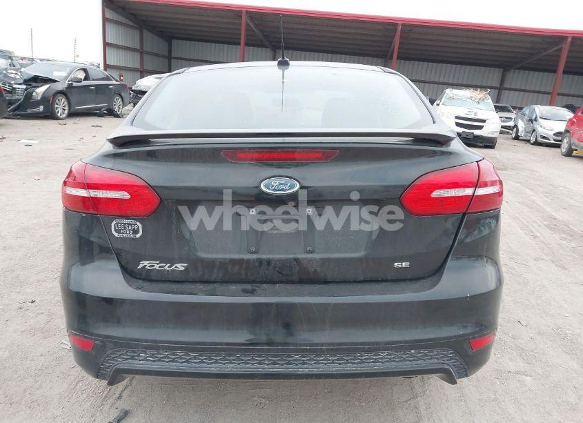 Photo 16 of 2015 Ford Focus SE (VIN 1FADP3F27FL269617)