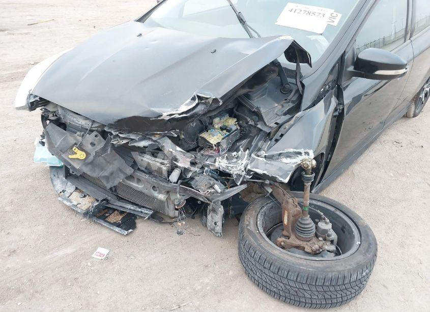 Photo 6 of 2015 Ford Focus SE (VIN 1FADP3F27FL269617)