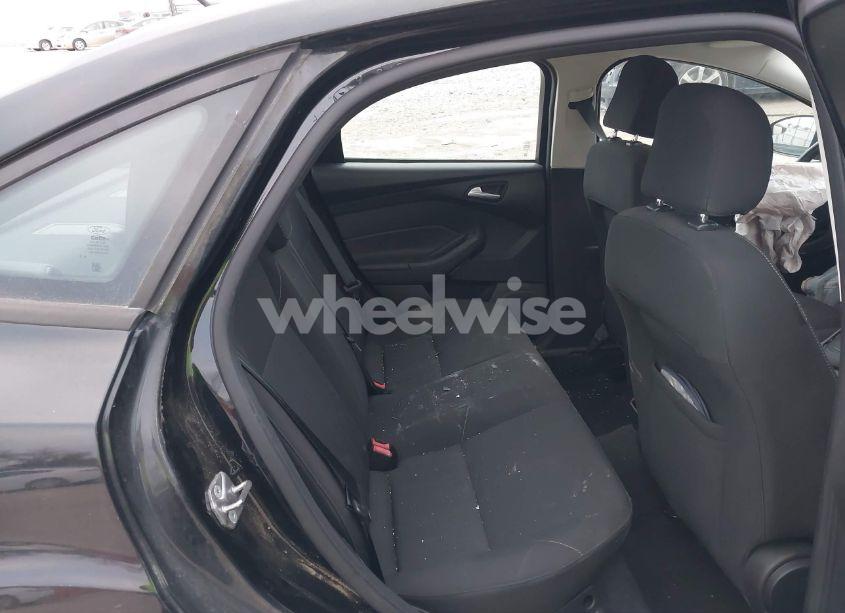Photo 8 of 2015 Ford Focus SE (VIN 1FADP3F27FL269617)