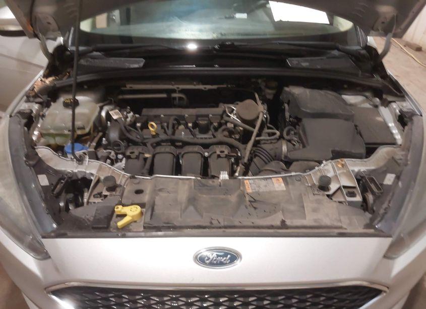 Photo 10 of 2015 Ford Focus SE (VIN 1FADP3F27FL275272)