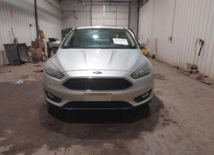 Photo 12 of 2015 Ford Focus SE (VIN 1FADP3F27FL275272)