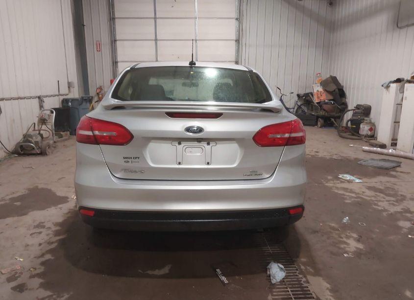 Photo 16 of 2015 Ford Focus SE (VIN 1FADP3F27FL275272)