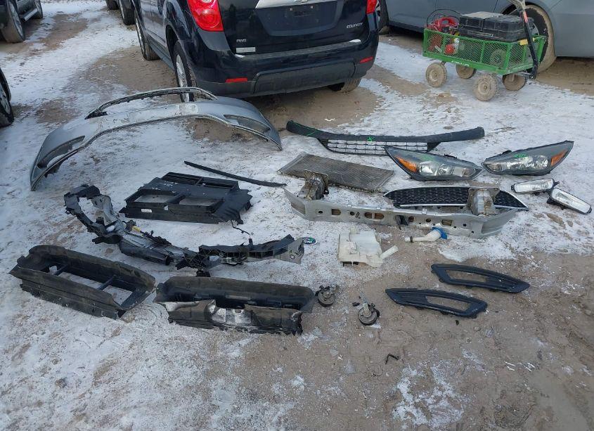 Photo 12 of 2015 Ford Focus SE (VIN 1FADP3F27FL286868)