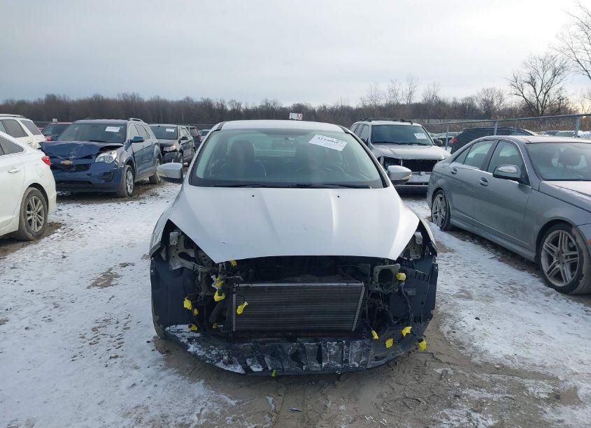 Photo 13 of 2015 Ford Focus SE (VIN 1FADP3F27FL286868)
