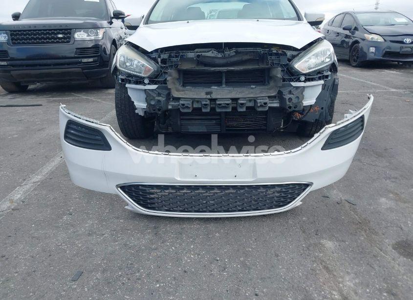Photo 12 of 2015 Ford Focus SE (VIN 1FADP3F27FL314166)
