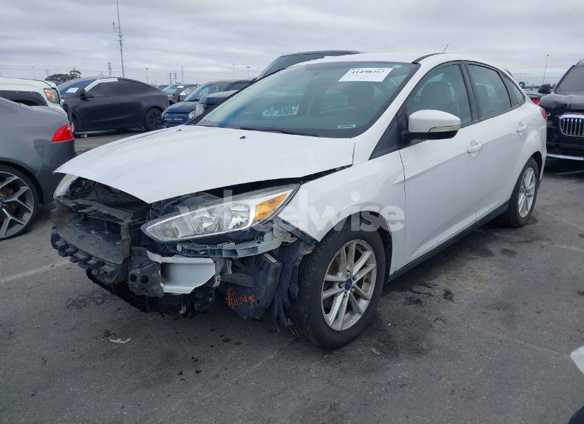 Photo 2 of 2015 Ford Focus SE (VIN 1FADP3F27FL314166)