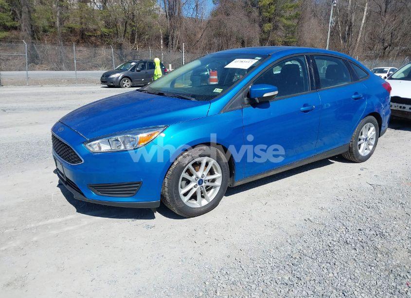 Photo 2 of 2015 Ford Focus SE (VIN 1FADP3F27FL346115)