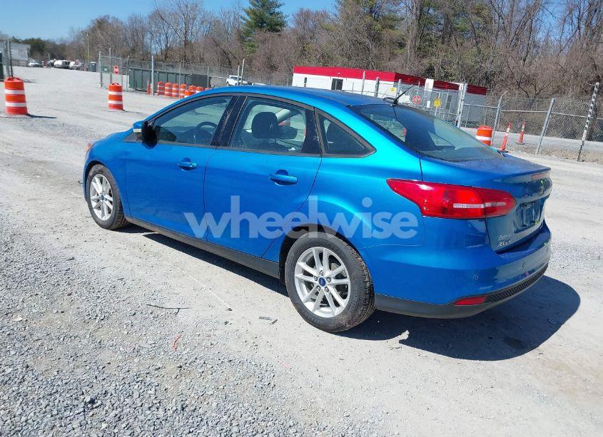 Photo 3 of 2015 Ford Focus SE (VIN 1FADP3F27FL346115)