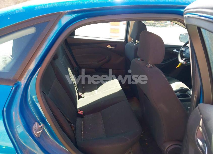 Photo 8 of 2015 Ford Focus SE (VIN 1FADP3F27FL346115)