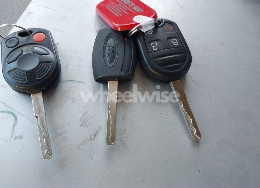 Photo 11 of 2015 Ford Focus SE (VIN 1FADP3F27FL351668)