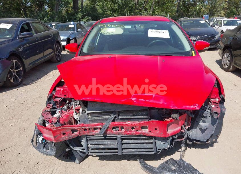 Photo 13 of 2015 Ford Focus SE (VIN 1FADP3F27FL351668)