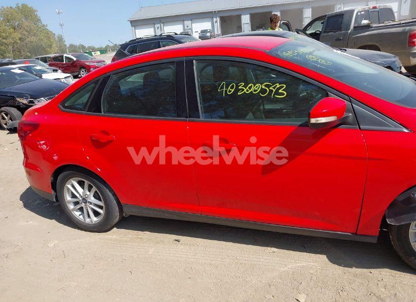 Photo 14 of 2015 Ford Focus SE (VIN 1FADP3F27FL351668)