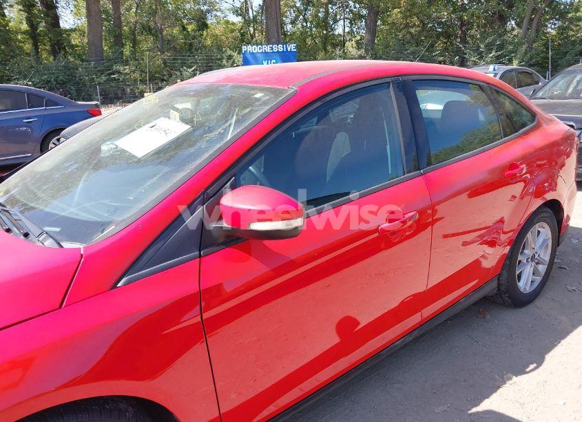 Photo 15 of 2015 Ford Focus SE (VIN 1FADP3F27FL351668)