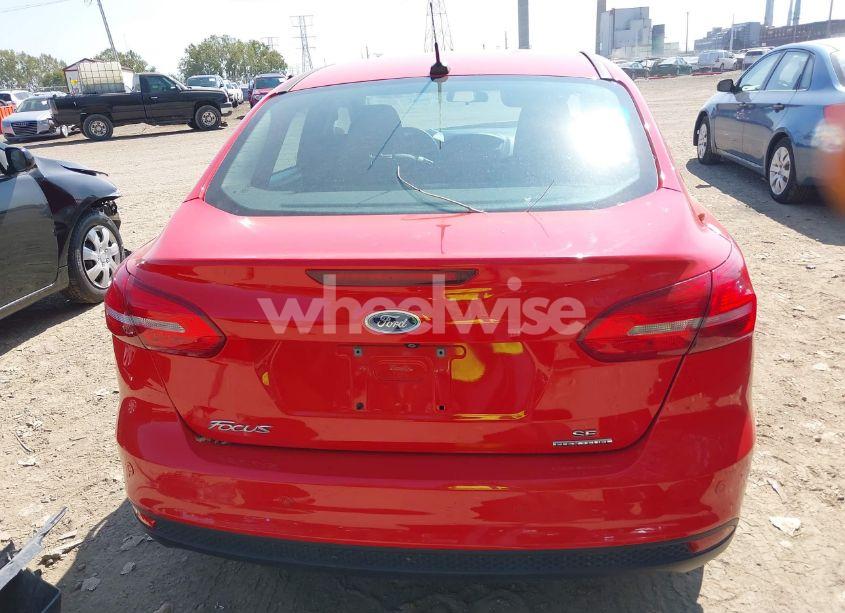 Photo 17 of 2015 Ford Focus SE (VIN 1FADP3F27FL351668)