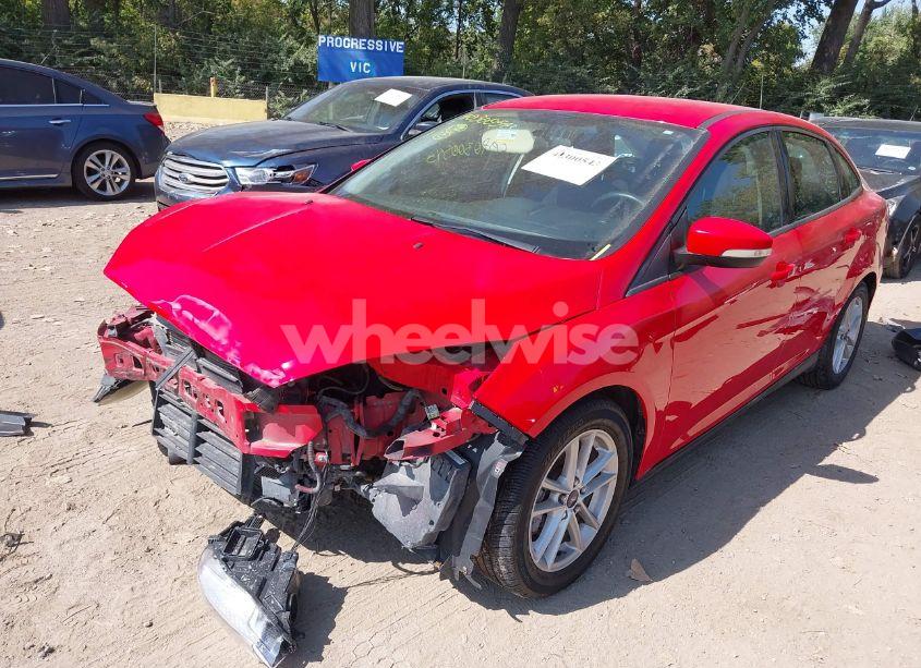 Photo 2 of 2015 Ford Focus SE (VIN 1FADP3F27FL351668)