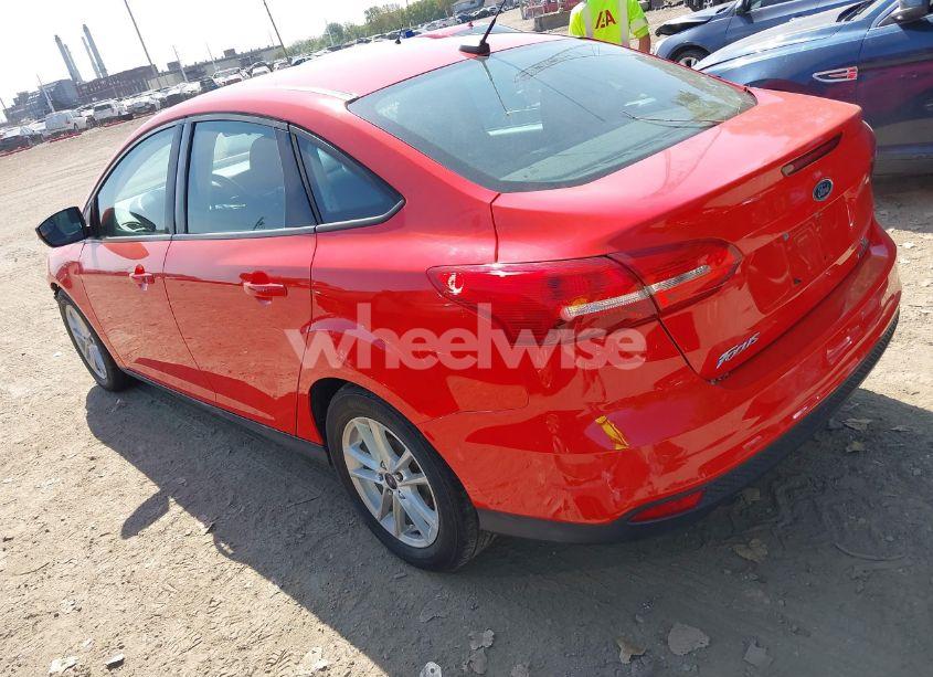 Photo 3 of 2015 Ford Focus SE (VIN 1FADP3F27FL351668)