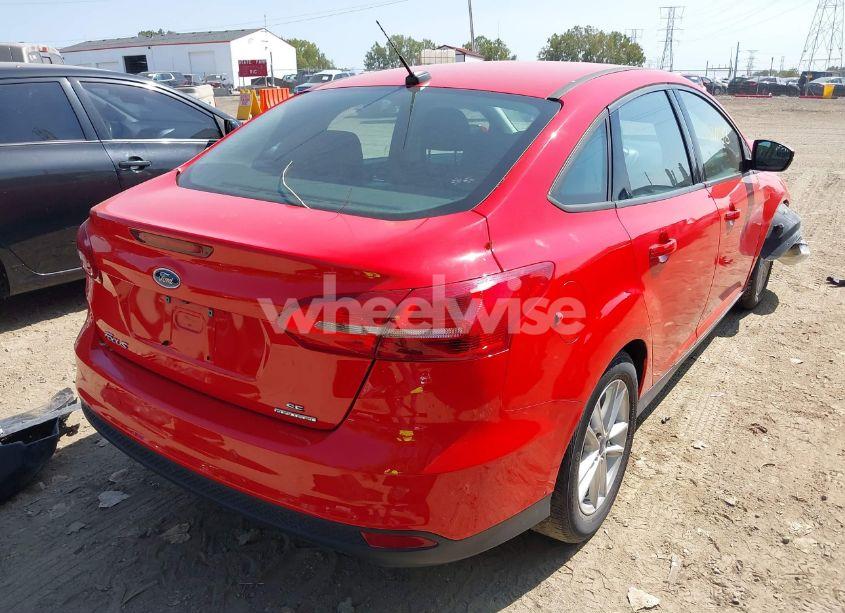 Photo 4 of 2015 Ford Focus SE (VIN 1FADP3F27FL351668)