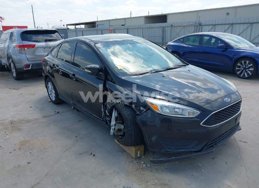 2015 Ford Focus SE (VIN 1FADP3F27FL356577) main photo