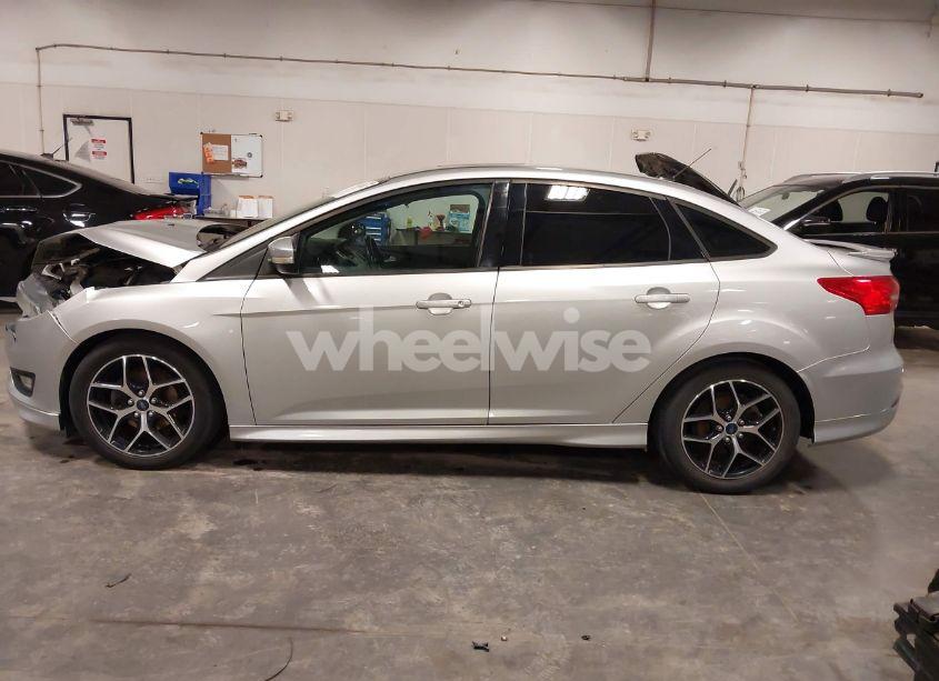 Photo 15 of 2015 Ford Focus SE (VIN 1FADP3F27FL368700)