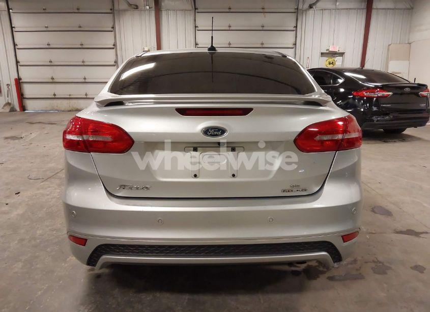 Photo 17 of 2015 Ford Focus SE (VIN 1FADP3F27FL368700)