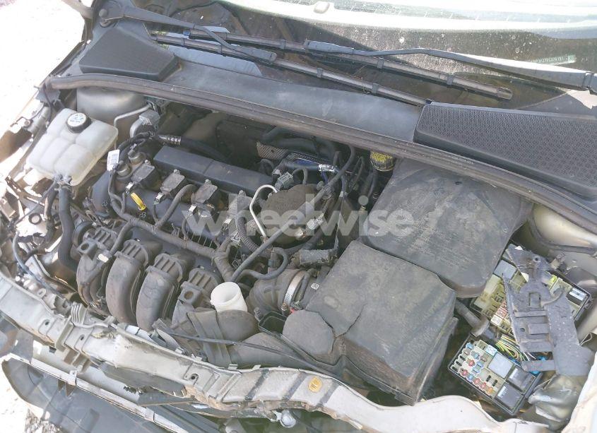 Photo 10 of 2015 Ford Focus SE (VIN 1FADP3F27FL376151)