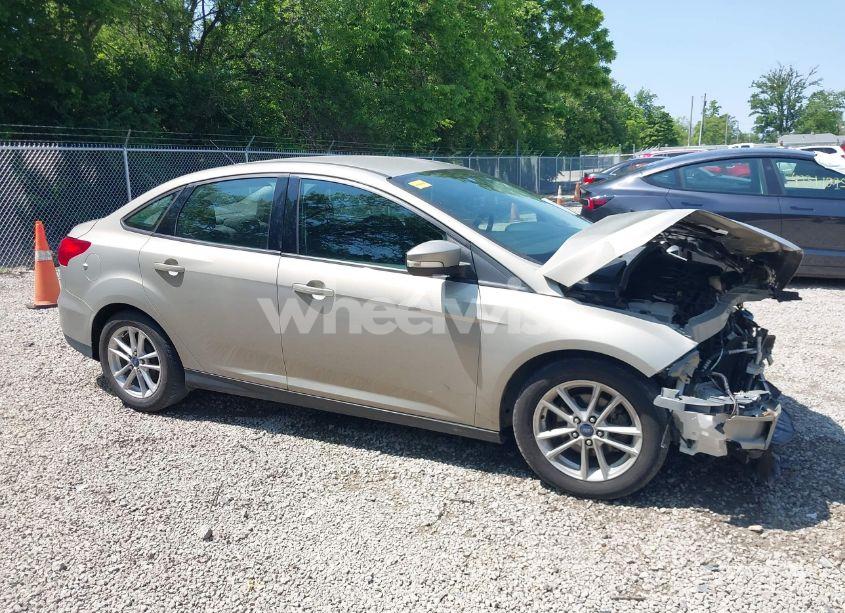 Photo 14 of 2015 Ford Focus SE (VIN 1FADP3F27FL376151)