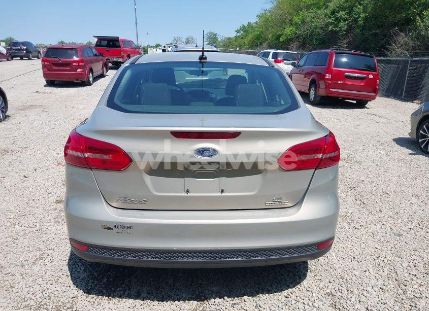Photo 17 of 2015 Ford Focus SE (VIN 1FADP3F27FL376151)