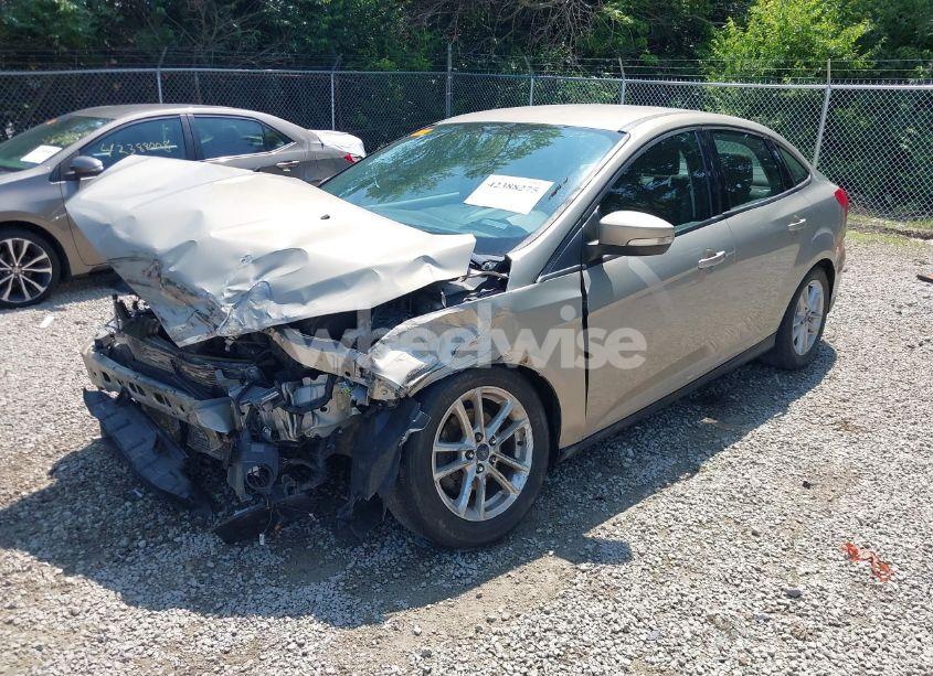 Photo 2 of 2015 Ford Focus SE (VIN 1FADP3F27FL376151)