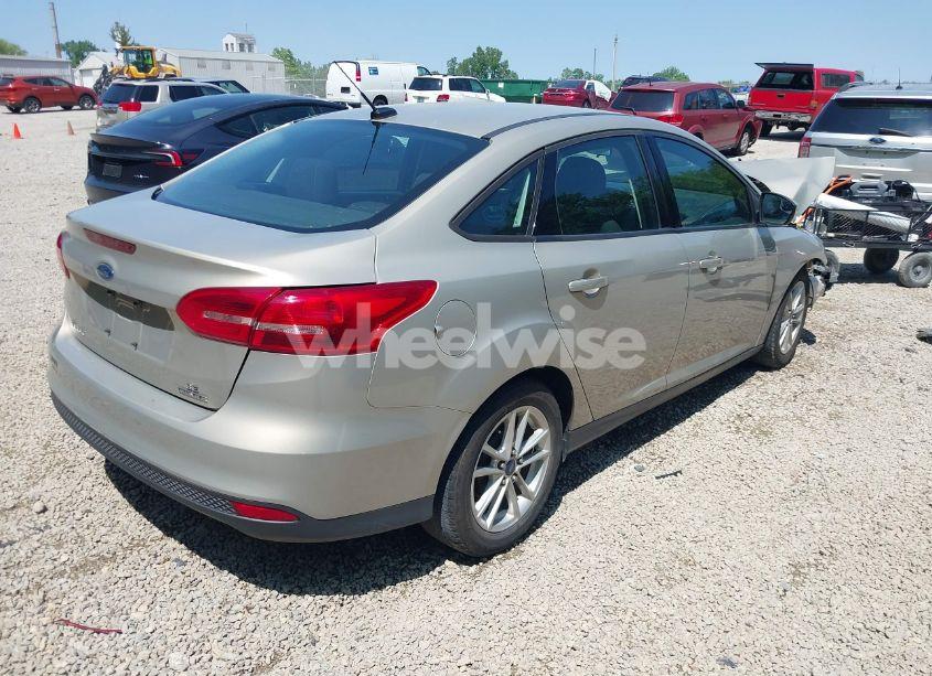 Photo 4 of 2015 Ford Focus SE (VIN 1FADP3F27FL376151)