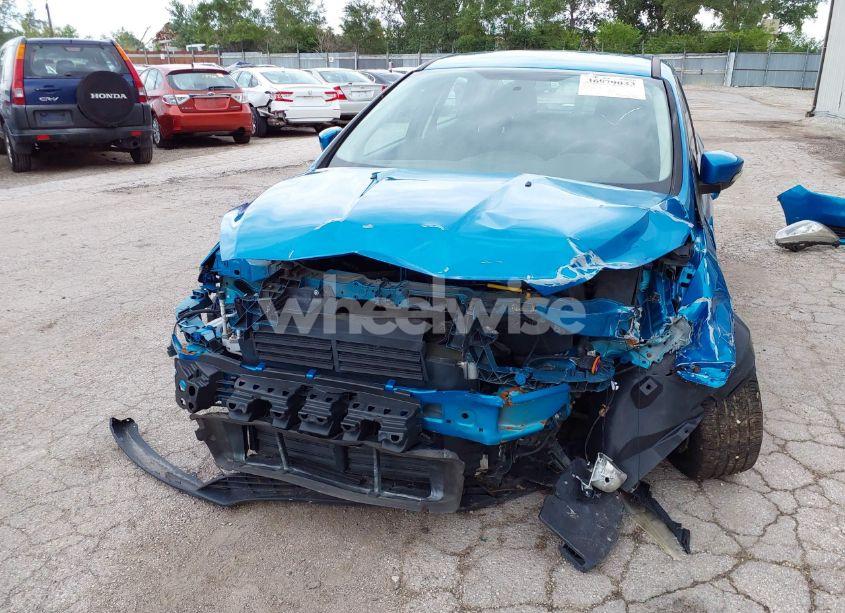 Photo 6 of 2016 Ford Focus SE (VIN 1FADP3F27GL211394)