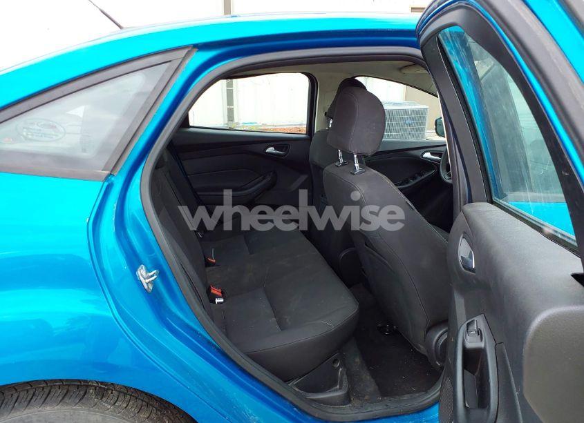 Photo 8 of 2016 Ford Focus SE (VIN 1FADP3F27GL211394)