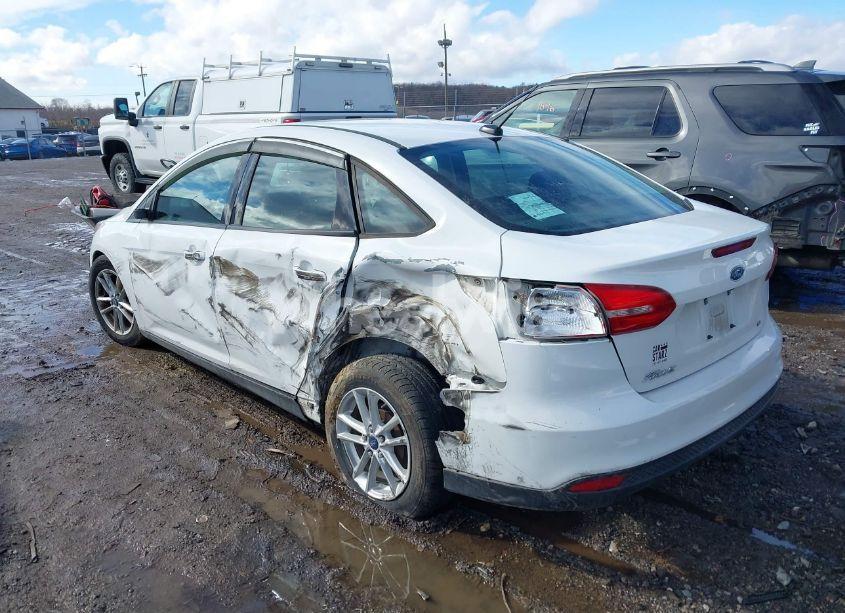 Photo 3 of 2016 Ford Focus SE (VIN 1FADP3F27GL217745)