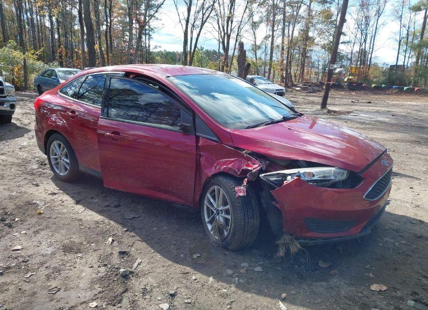 2016 Ford Focus SE (VIN 1FADP3F27GL219298) main photo
