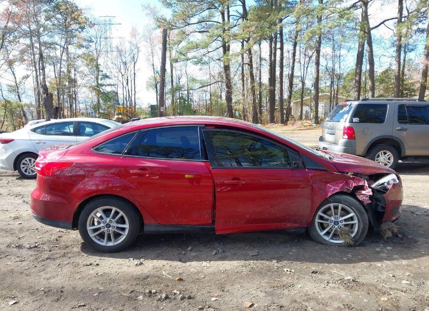 Photo 13 of 2016 Ford Focus SE (VIN 1FADP3F27GL219298)