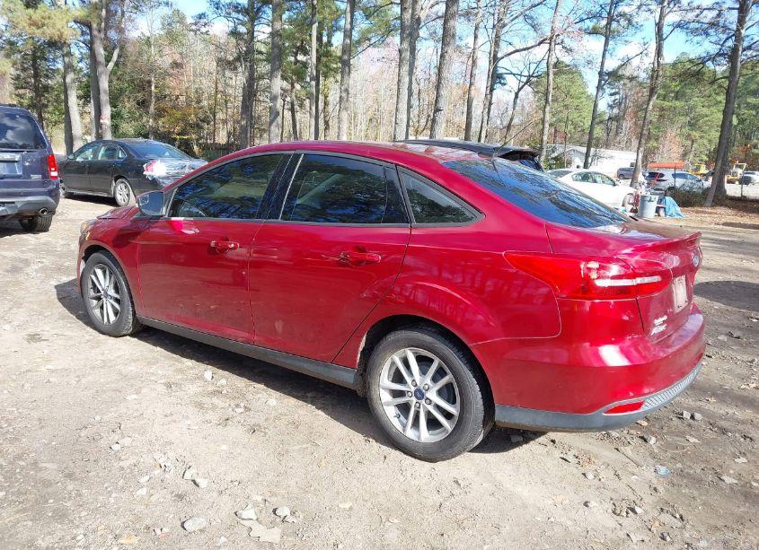 Photo 3 of 2016 Ford Focus SE (VIN 1FADP3F27GL219298)