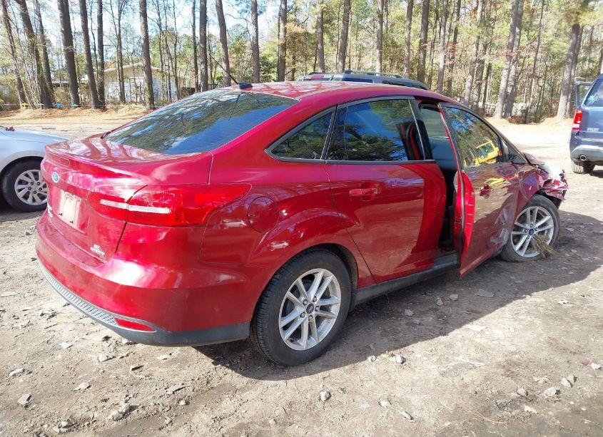 Photo 4 of 2016 Ford Focus SE (VIN 1FADP3F27GL219298)