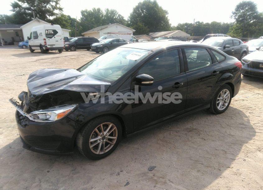 Photo 2 of 2016 Ford Focus SE (VIN 1FADP3F27GL222153)