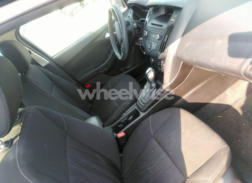 Photo 5 of 2016 Ford Focus SE (VIN 1FADP3F27GL222153)