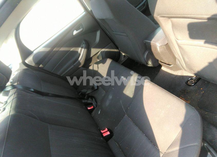 Photo 8 of 2016 Ford Focus SE (VIN 1FADP3F27GL222153)